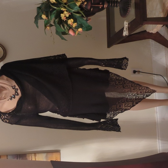 BCBG rayon wrap size S. - Picture 2 of 8